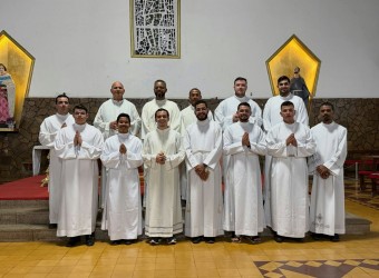Seminaristas da Diocese São Luiz de Cáceres participam da novena em louvor a São Luiz, padroeiro da Catedral e da nossa Diocese