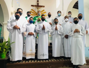 Seminário Maior São José recebe doações da Paróquia Nossa Senhor do Livramento