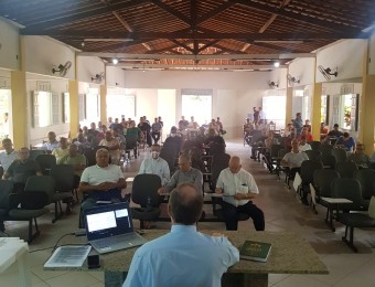 Padre Evandro realiza formação na província Eclesiástica de Aracaju