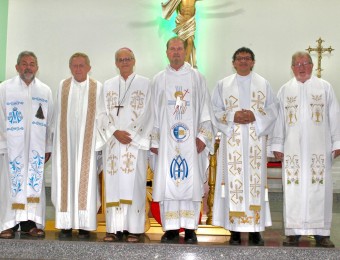 Missa com apresentação do Pároco e vigários 