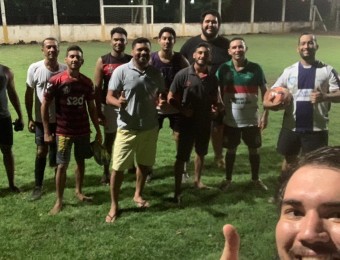 Seminaristas e padres firmes na oração e bons de bola no  Seminário Maior São José  em Várzea Grande.