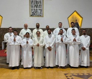 Seminaristas da Diocese São Luiz de Cáceres participam da novena em louvor a São Luiz, padroeiro da Catedral e da nossa Diocese
