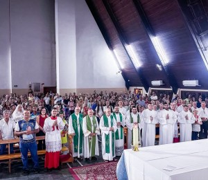 No dia 26 de julho, Dom José, nosso bispo emérito, e o Pe. Benedito peregrinaram à Paróquia Nossa Senhora do Pilar, em Jauru, onde se encontra o jazigo do Beato Nazareno Lanciotti. 